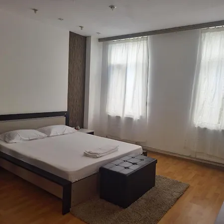Aparthotel Yanis Bucharest Exterior photo